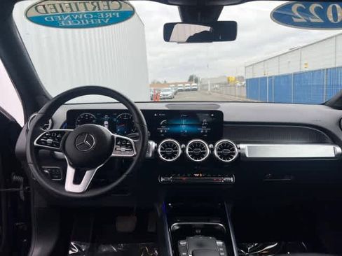 Certified 2022 Mercedes-Benz GLB 250 4MATIC image 16