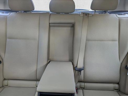 Used 2011 Mercedes-Benz GLK 350 2WD image 13