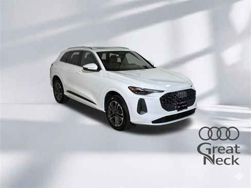 Certified 2025 Audi Q5 Premium w/ Convenience Package image 10