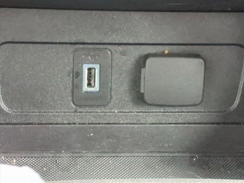 Used 2017 Ford Escape SE w/ Equipment Group 201A FWD image 17