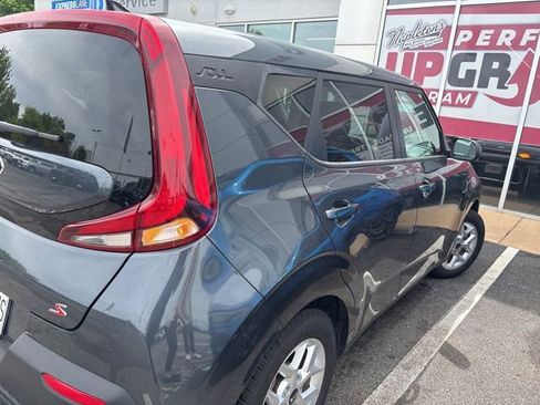 Used 2020 Kia Soul S FWD image 3