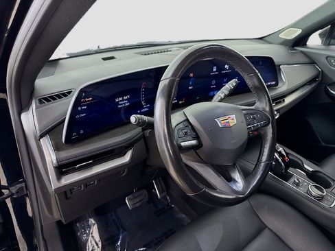 Used 2024 Cadillac XT4 Sport w/ Cold Weather Package image 9
