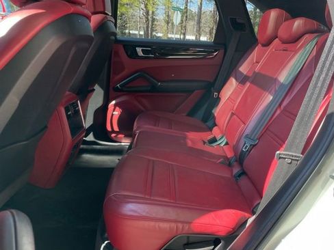 Used 2019 Porsche Cayenne AWD/4WD image 14