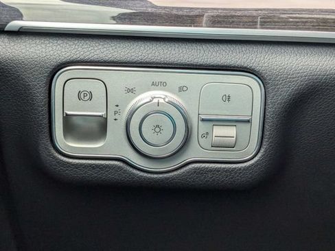 Used 2022 Mercedes-Benz GLS 450 4MATIC image 27