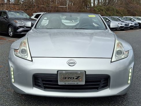 Used 2014 Nissan 370Z Touring w/ Sport Package image 2
