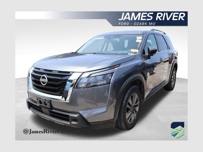 Used 2025 Nissan Pathfinder SV