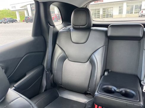 Used 2019 Jeep Cherokee Limited AWD/4WD image 93