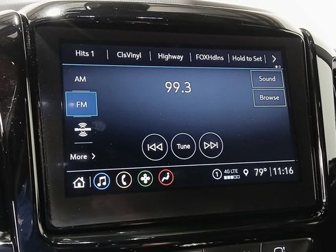 Used 2023 Chevrolet Traverse LT FWD image 23