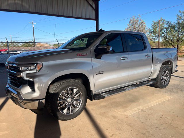 Used 2022 Chevrolet Silverado 1500 LT w/ Z71 Off-Road Package AWD/4WD image 1