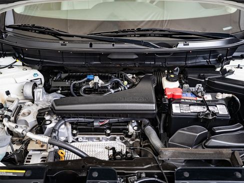 Used 2016 Nissan Rogue SV w/ SV Premium Package image 35