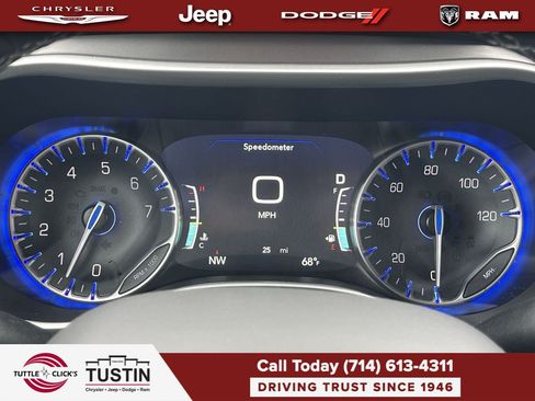 New 2026 Chrysler Pacifica Select FWD image 24