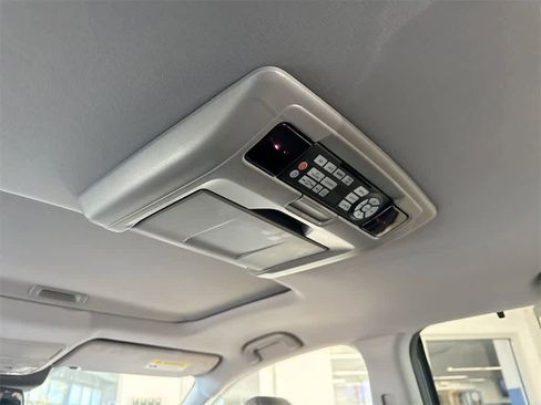 Certified 2017 Honda Pilot Touring image 41