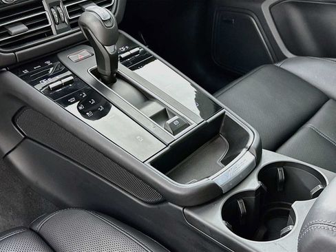 Certified 2026 Porsche Macan AWD/4WD image 20