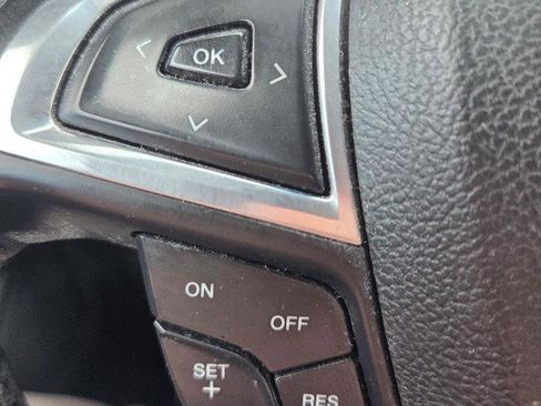 Used 2015 Ford Edge SEL FWD image 18