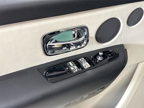 Used 2021 Rolls-Royce Cullinan image 15