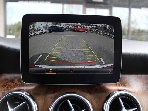 Used 2018 Mercedes-Benz GLA 250 4MATIC image 11