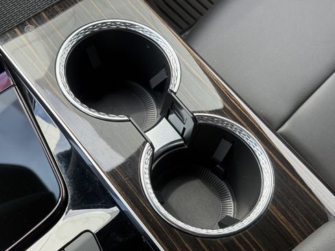 Certified 2025 Cadillac Escalade Luxury w/ LPO, Floor Liner Package AWD/4WD image 29