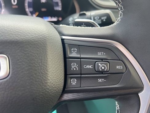 New 2025 Jeep Grand Cherokee L Laredo w/ Luxury Tech Group I image 28