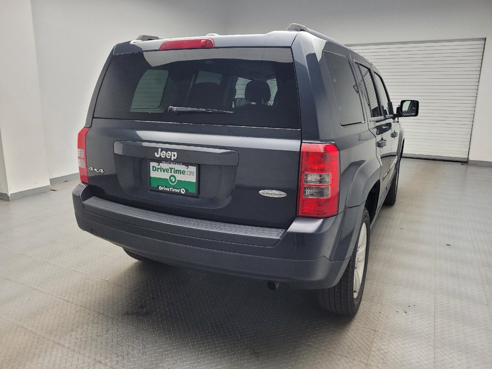 Used 2014 Jeep Patriot Latitude w/ Sun/Sound Group AWD/4WD image 7