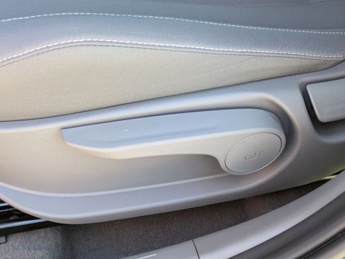 Used 2025 Hyundai Elantra Blue image 20