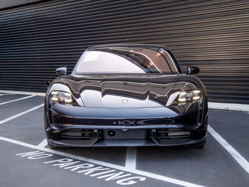 Certified 2024 Porsche Taycan Turbo S AWD/4WD image 6