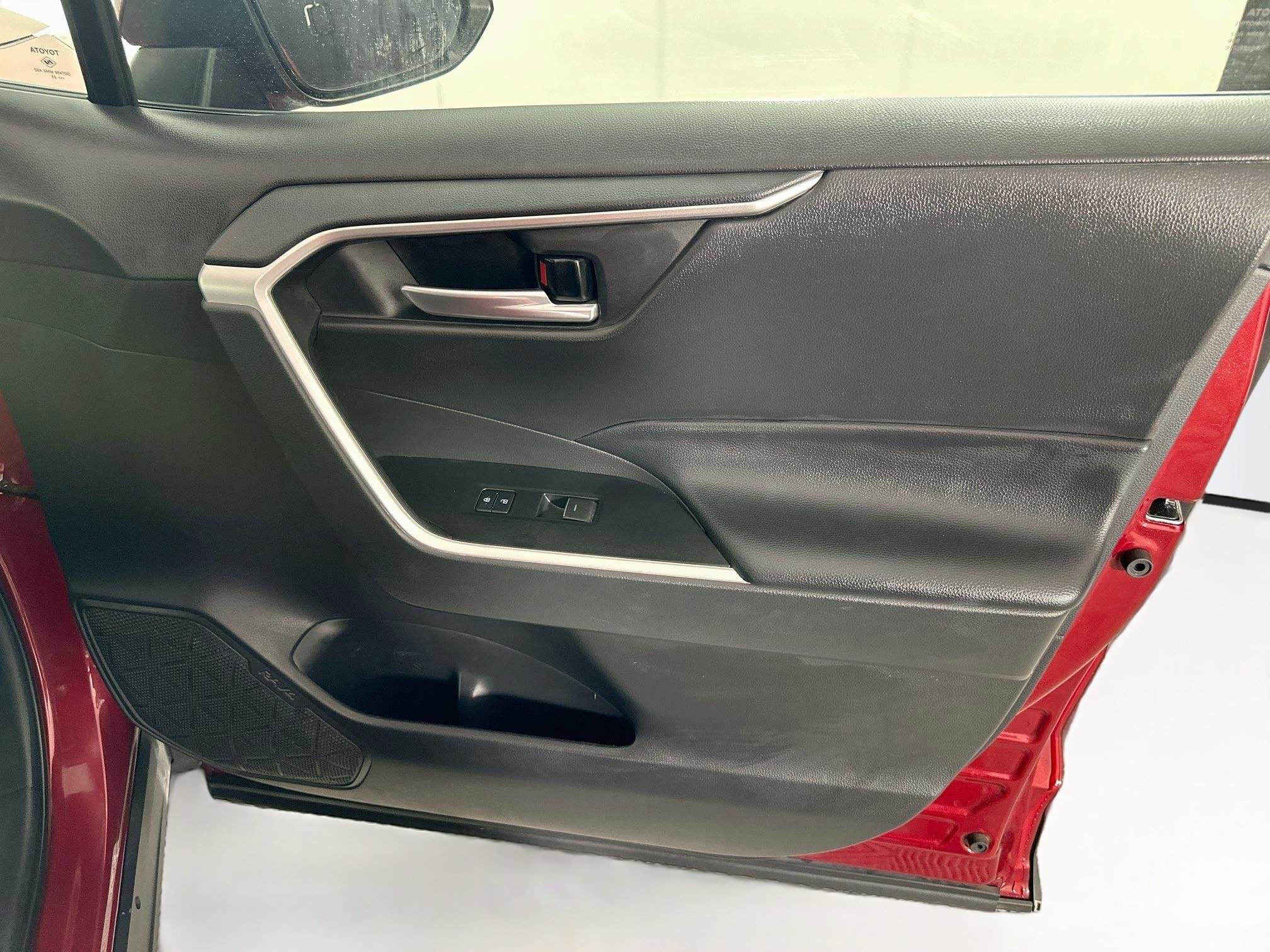 Used 2023 Toyota RAV4 XLE Premium FWD image 33