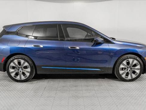 Used 2024 BMW iX xDrive50 w/ Luxury Package AWD/4WD image 8