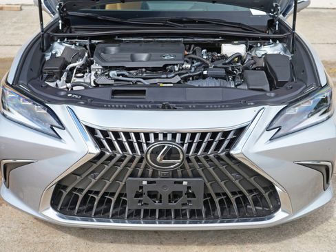 Used 2025 Lexus ES 300h w/ Accessory Package (Z1) FWD image 8