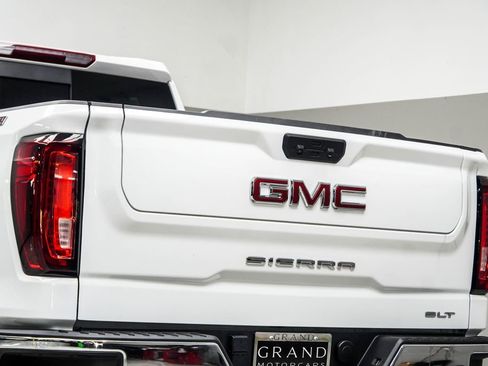 Used 2024 GMC Sierra 1500 SLT w/ SLT Premium Plus Package AWD/4WD image 13