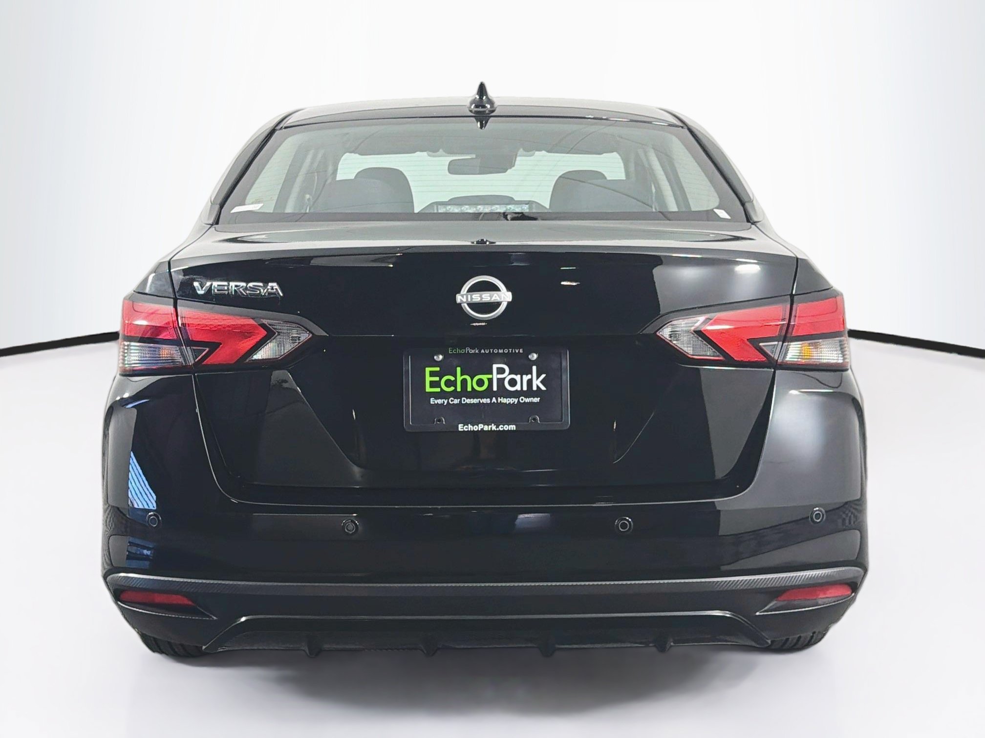 Used 2025 Nissan Versa SV FWD image 7