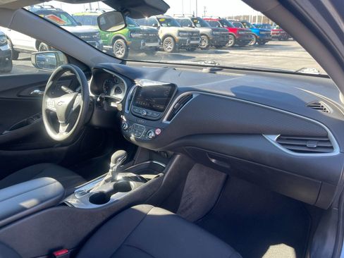 Used 2025 Chevrolet Malibu LT image 17