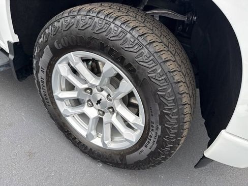 Used 2024 Chevrolet Silverado 1500 RST w/ Z71 Off-Road Package image 31