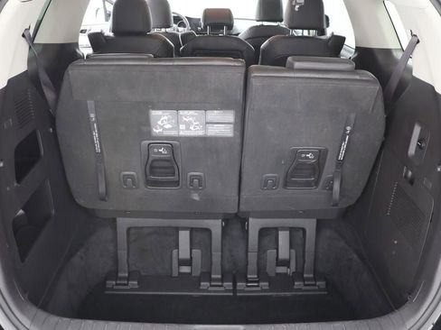 Used 2024 Kia Carnival LX image 29