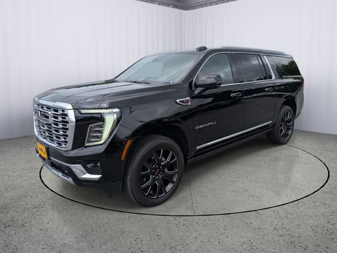 Used 2026 GMC Yukon XL Denali w/ Denali Reserve Package AWD/4WD image 7