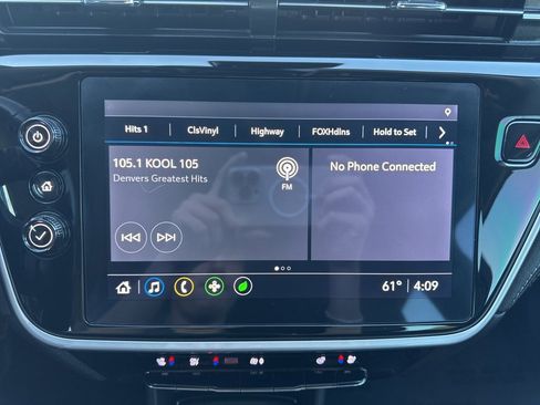 Used 2022 Chevrolet Bolt EUV LT w/ Convenience Package image 33