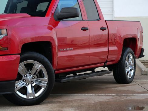 Used 2018 Chevrolet Silverado 1500 Custom w/ Custom Convenience Package RWD image 22