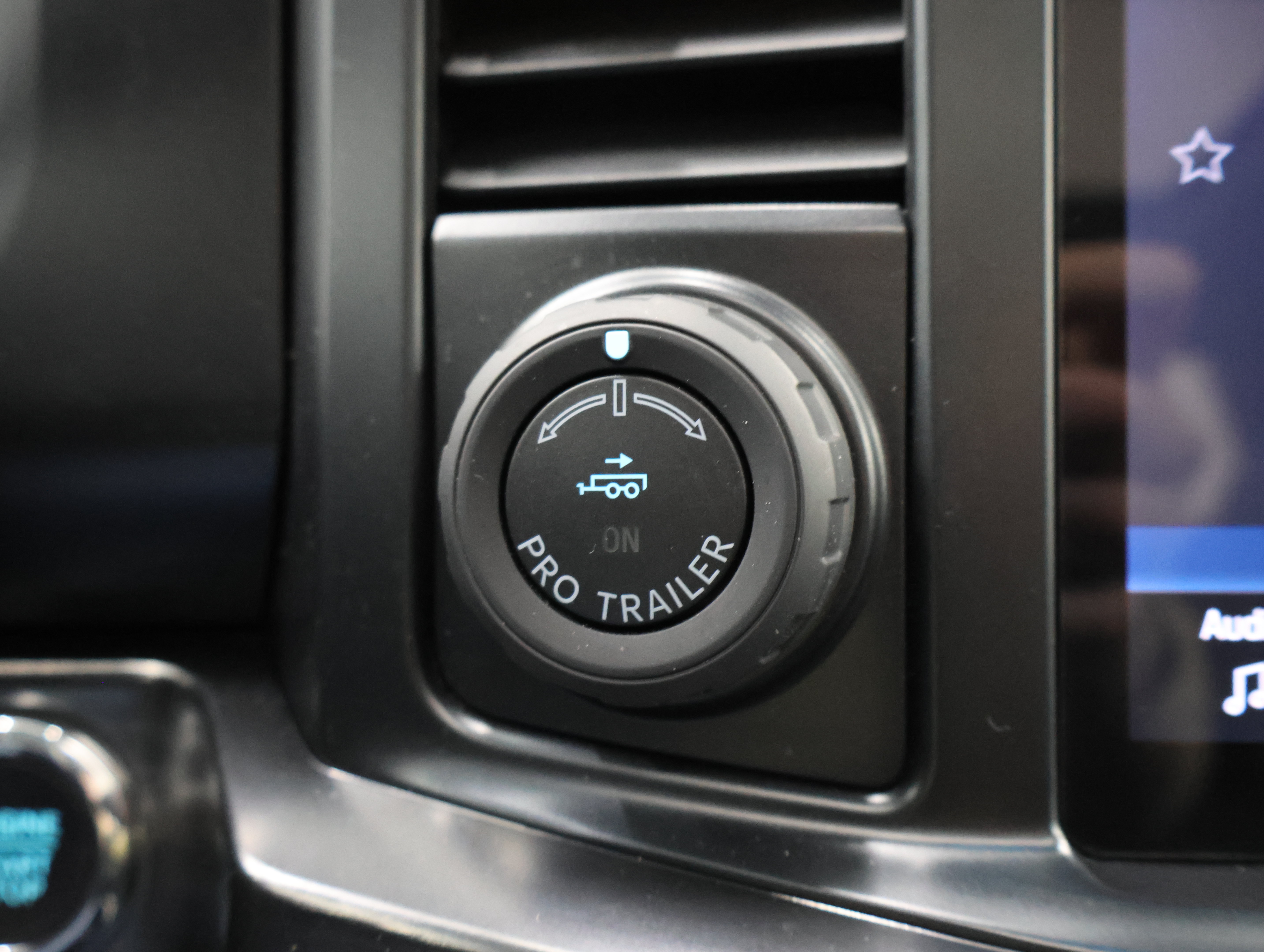Used 2024 Ford F250 Lariat w/ Lariat Ultimate Package AWD/4WD image 52