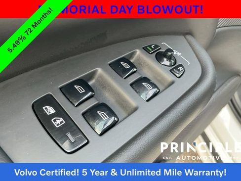 Certified 2024 Volvo XC90 B5 Plus AWD/4WD image 29