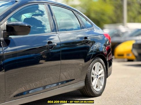 Used 2018 Ford Focus SE FWD image 5