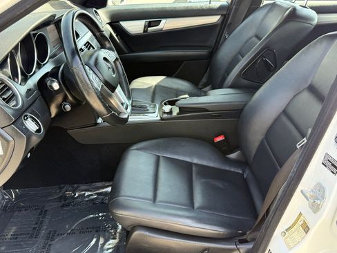 Used 2013 Mercedes-Benz C 250 Sedan image 23