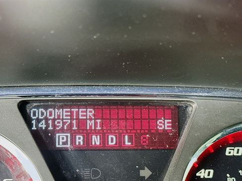 Used 2014 GMC Acadia SLE FWD image 19
