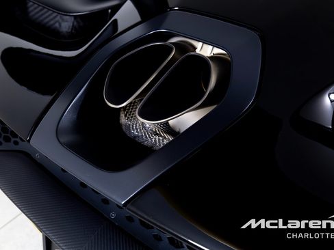Used 2019 McLaren Senna RWD image 38