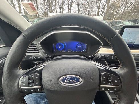 Used 2022 Ford Escape Titanium w/ Titanium Elite Package image 15