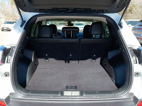 Used 2020 Jeep Cherokee Trailhawk w/ Cold Weather Group image 28