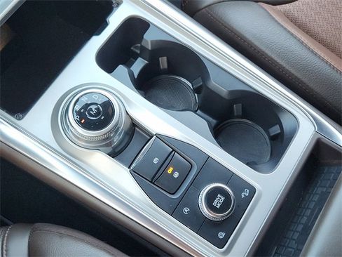 Used 2021 Ford Explorer King Ranch w/ Premium Technology Package image 20