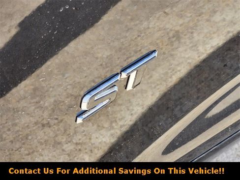 New 2026 Buick Enclave Sport Touring w/ LPO, Floor Liner Package image 8