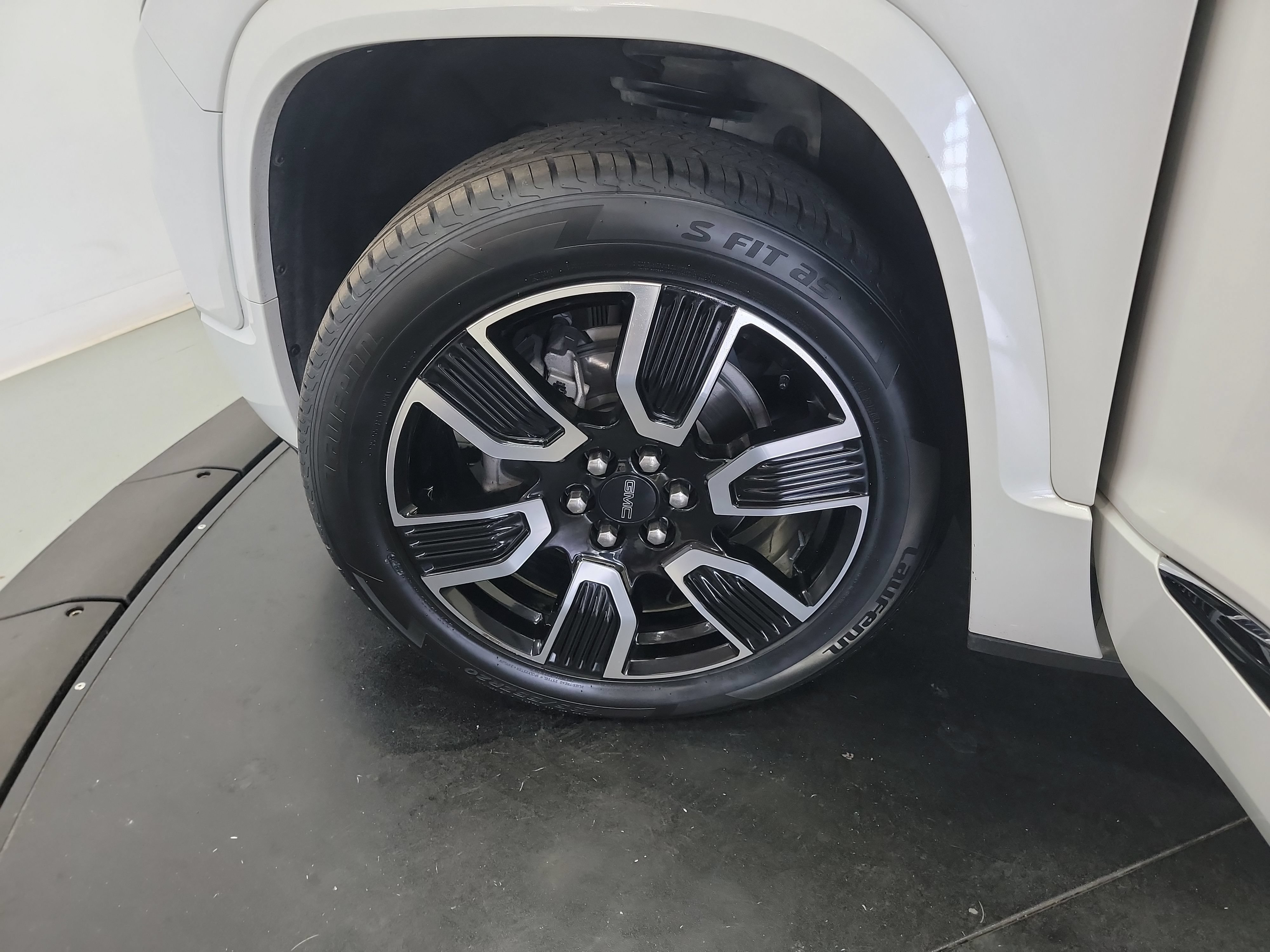 Used 2022 GMC Acadia Denali w/ Denali Ultimate Package AWD/4WD image 30