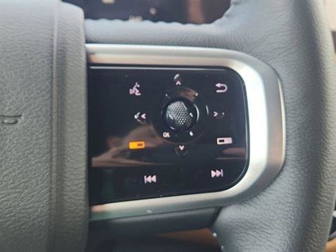 New 2025 Nissan Armada SL w/ Captain's Chari Seat Package image 39