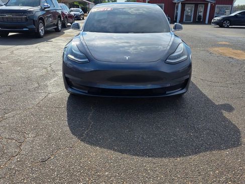 Used 2019 Tesla Model 3 image 3