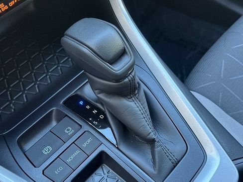 Certified 2025 Toyota RAV4 XLE FWD image 21